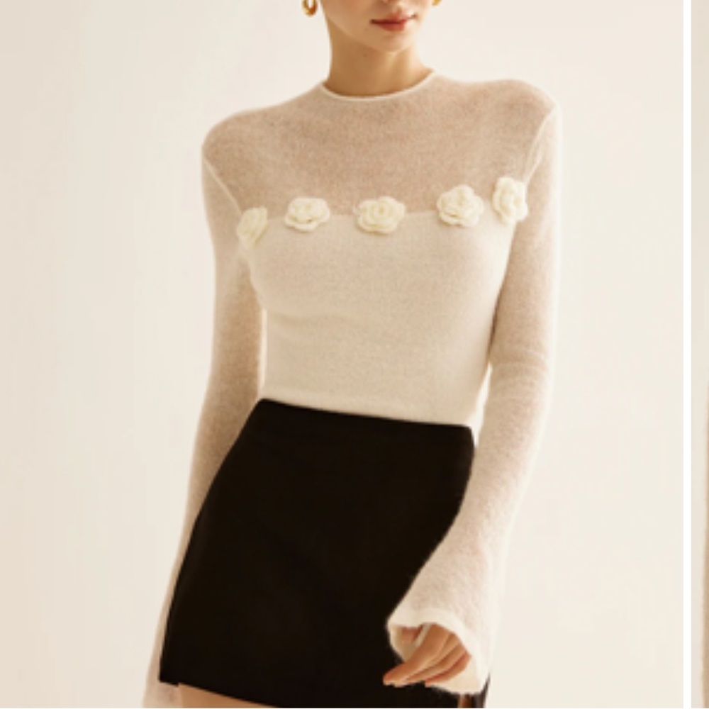 🕊️Cream Rosette Sweater